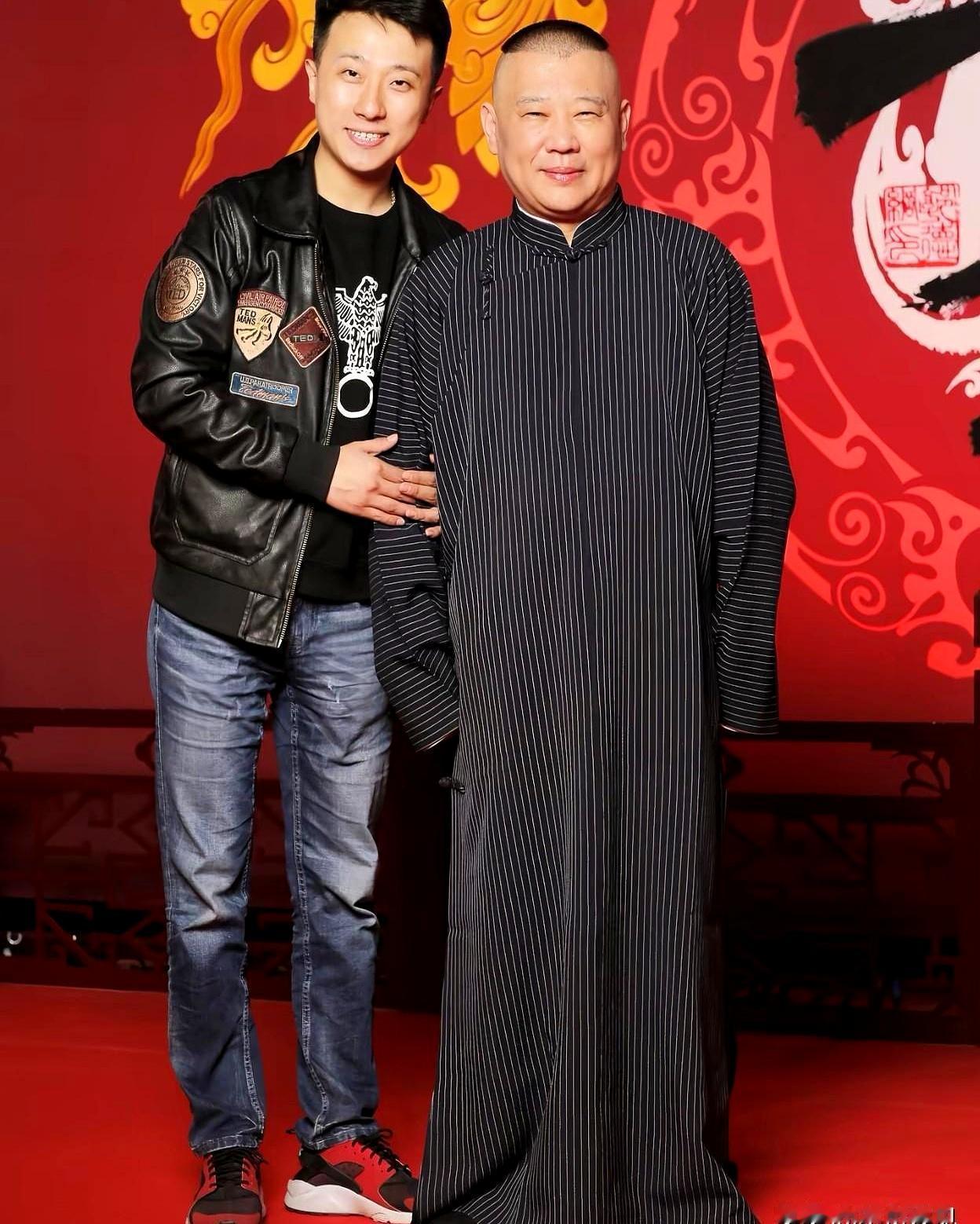 郭德纲当年只用1个动作，就让这个19年后稳站C位的徒弟，跪了19年。不是打骂，