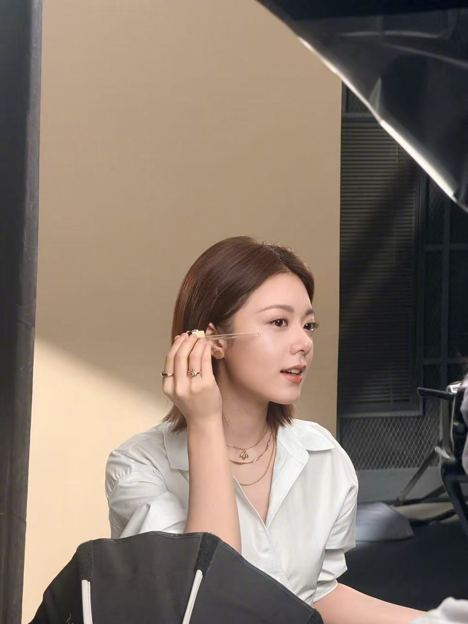 人怎么可以争气成这样是谁的生图永远不需要后期调色？当然是wuli赵今麦！刷到几张