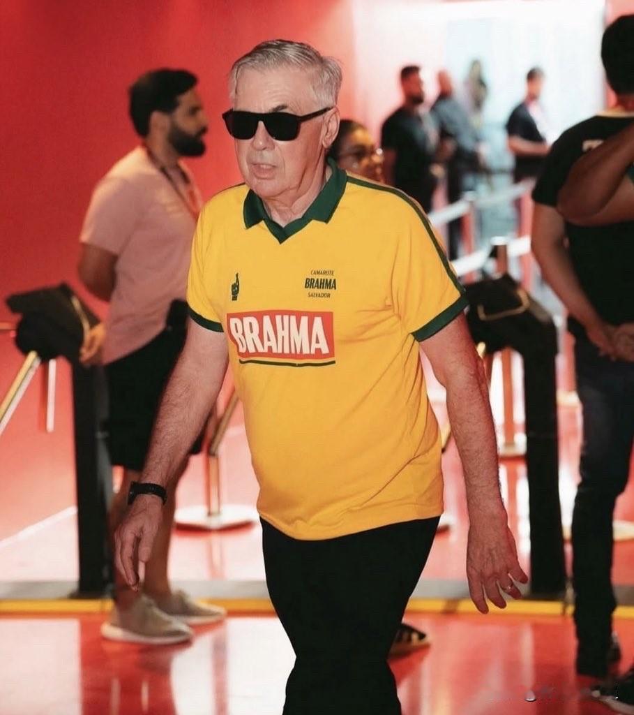 安切洛蒂执教巴西，之前我还有些想不通，如今我明白了！在巴西狂欢节上，巴西主教