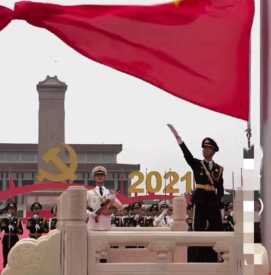 “天安门最帅升旗手”张自轩退役后放弃国家给的铁饭碗，回农村老家每天坚持升国旗，如