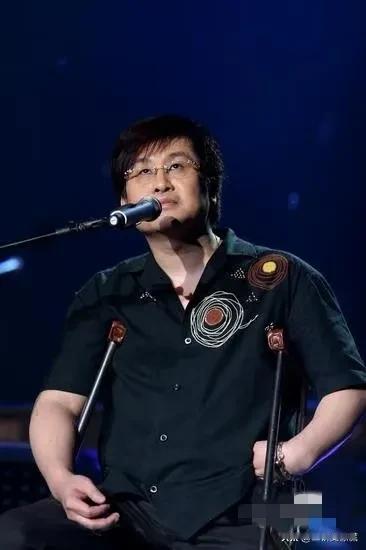 郑智化清空微博，我觉得，大概有以下几个原因：1.被骂惨了，压力大，赶紧关了算