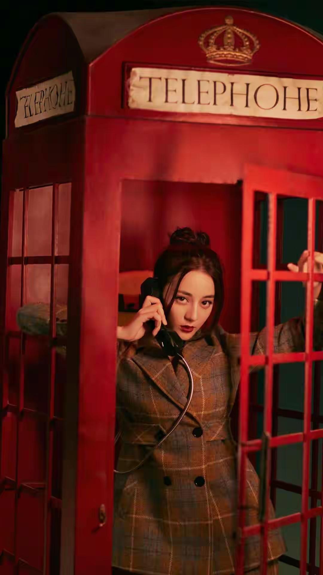 热巴很漂亮，但今年的春晚这妆造确实有点偏了……