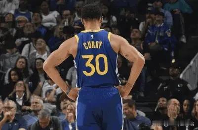 勇士胜灰熊!库里被带飞?快船惨了!新赛季刚开赛,勇士便迎来了他们第一个魔鬼赛程