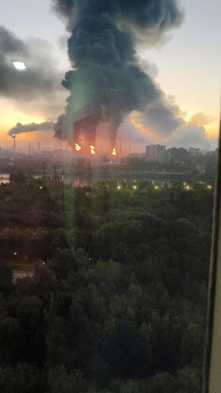 伟大的防空战！9月19日深夜，1600架无人机从乌克兰境内多个发射点同时升空，