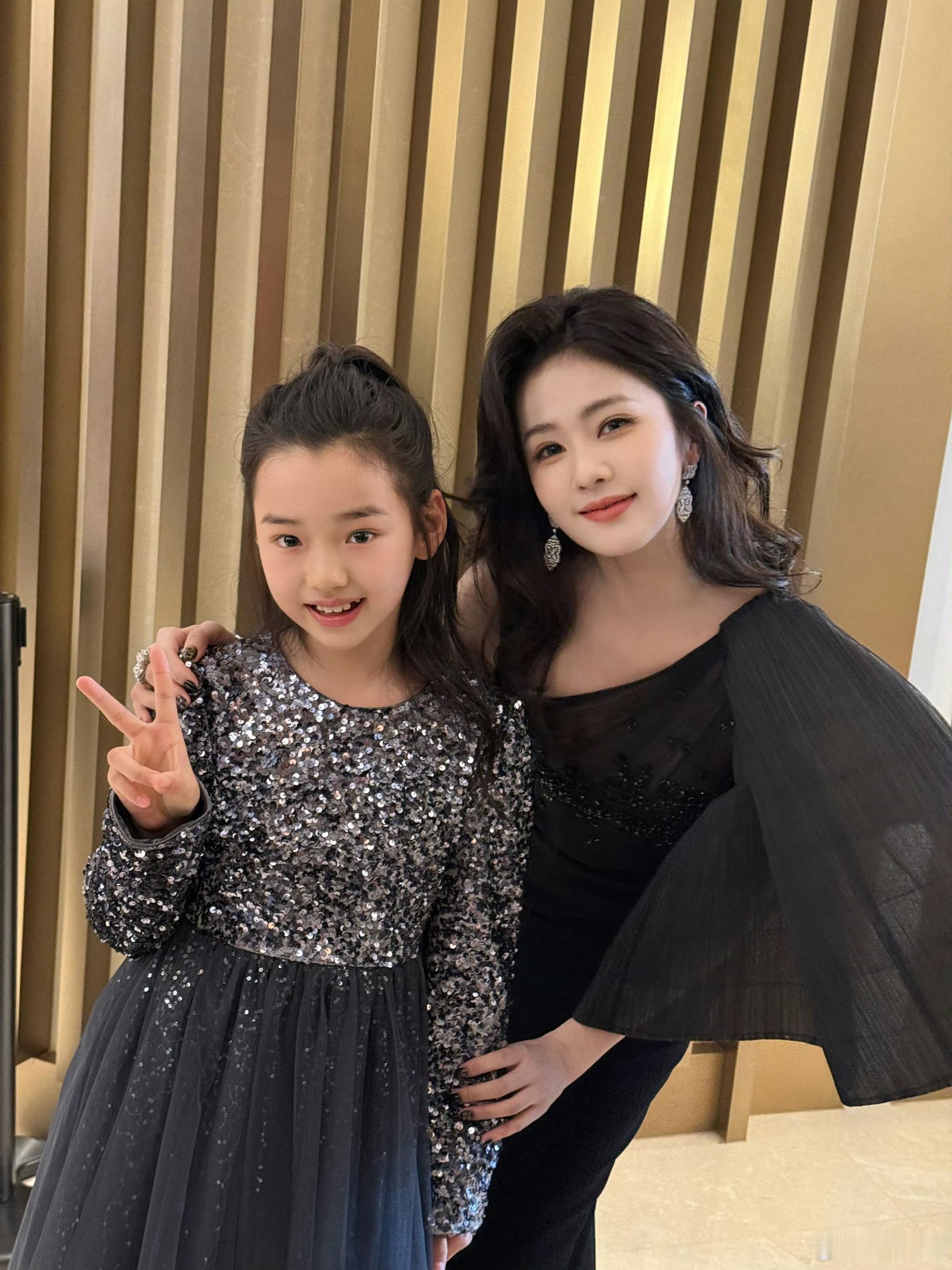 接小酒窝追星运🥹🥹🤲🏻小酒窝合照了好多人等我小了也要像小酒窝一样合照