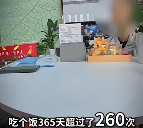 比亚迪蹭饭哥，把人性丑陋一面展露无遗了！午餐15元，充电30元，洗车15元，一