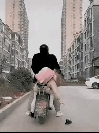 小孩姐这一招，一般人真的做不来。