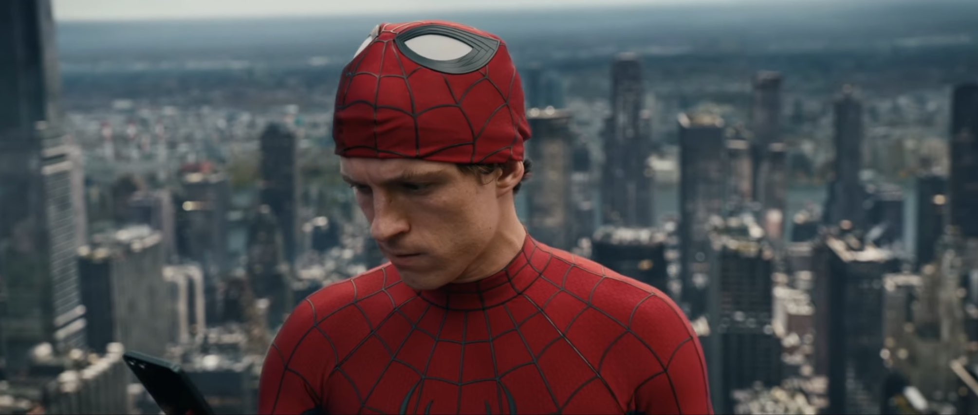 《蜘蛛侠：崭新之日》首支预告片全球播放量突破10亿次。据Variety报道，