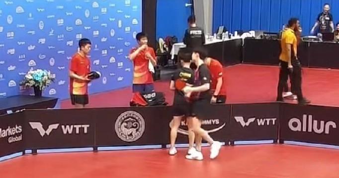 这真的很辛苦很不容易！原来让人没想到的是，在wtt阿拉木图的晚场比赛，在黄友政