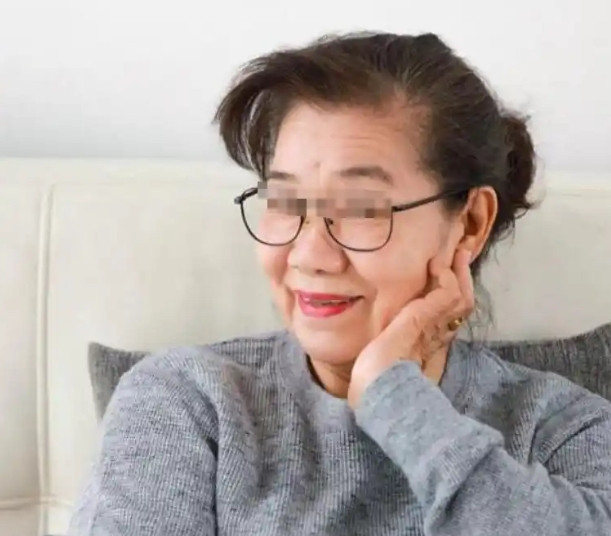 儿媳让亲妈带娃却让婆婆每月给6千，孙子周岁生日宴，婆婆不给钱了我叫李艳，今年