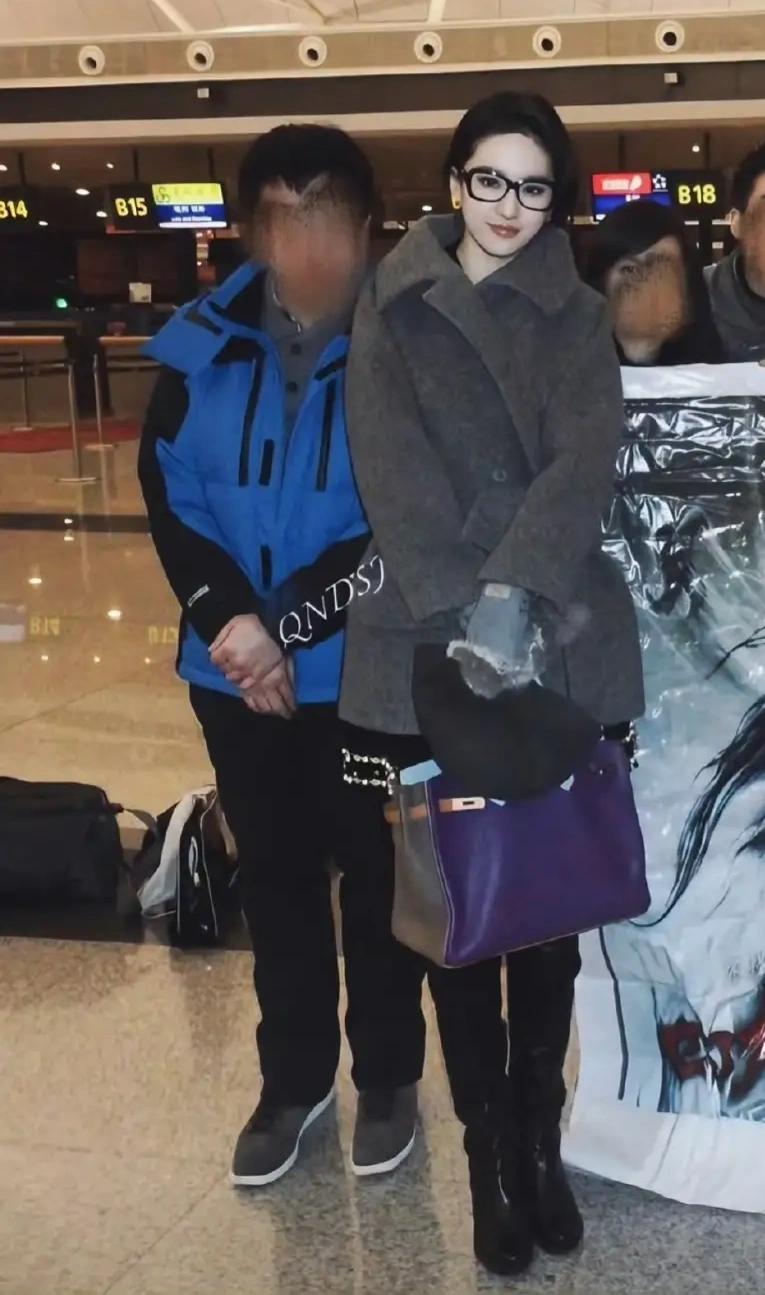 刘亦菲路人角度照，颜值在线！刘亦菲与素人对比照，颜值巅峰！刘亦菲与朋友聚会照