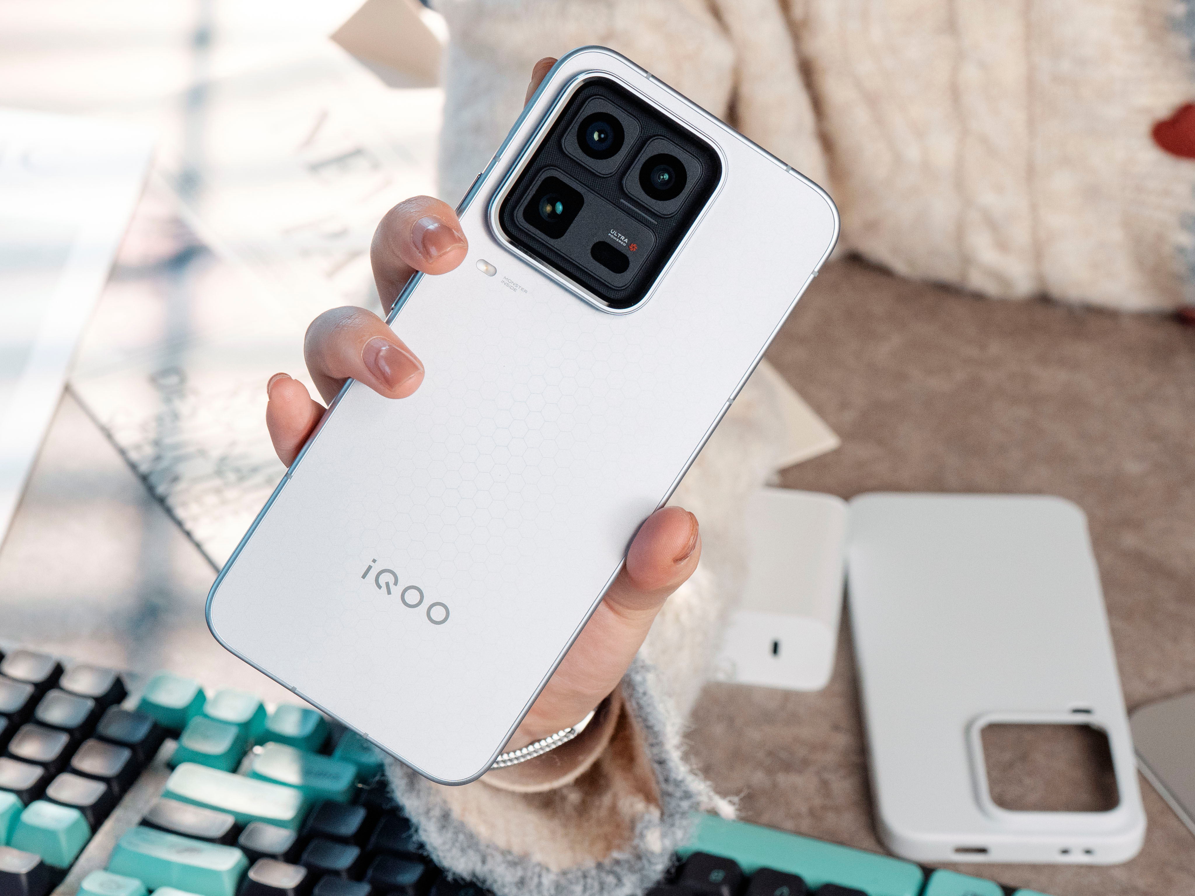 万万没想到，年前还能体验上这么哇塞的机器iQOO15Ultra2049开