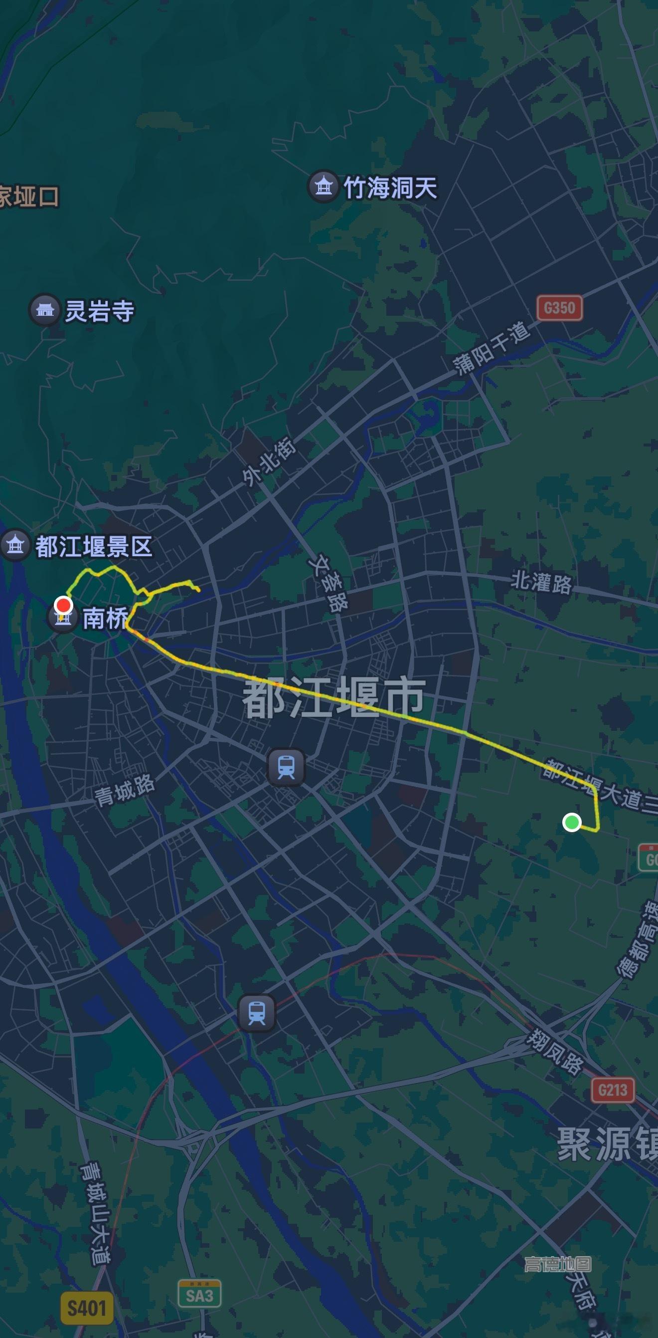 浅跑10公里，沿途风景绝佳，银杏叶，雪山……山川河流应有尽有都江堰的空气真的太好