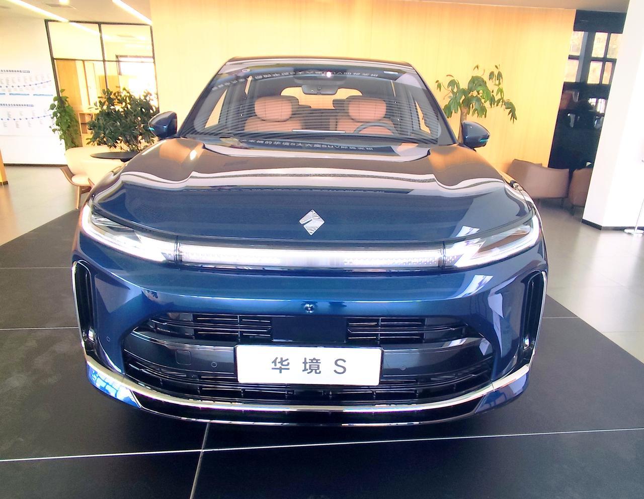 全新科技大六座SUV《华境S》华境S是上汽通用五菱与毕为合作的大六座旗舰
