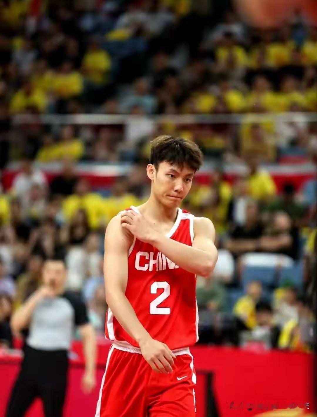 徐杰因伤落选男篮12人名单！恕我直言，有cba总票王徐杰在，中国人能在客场赢的更