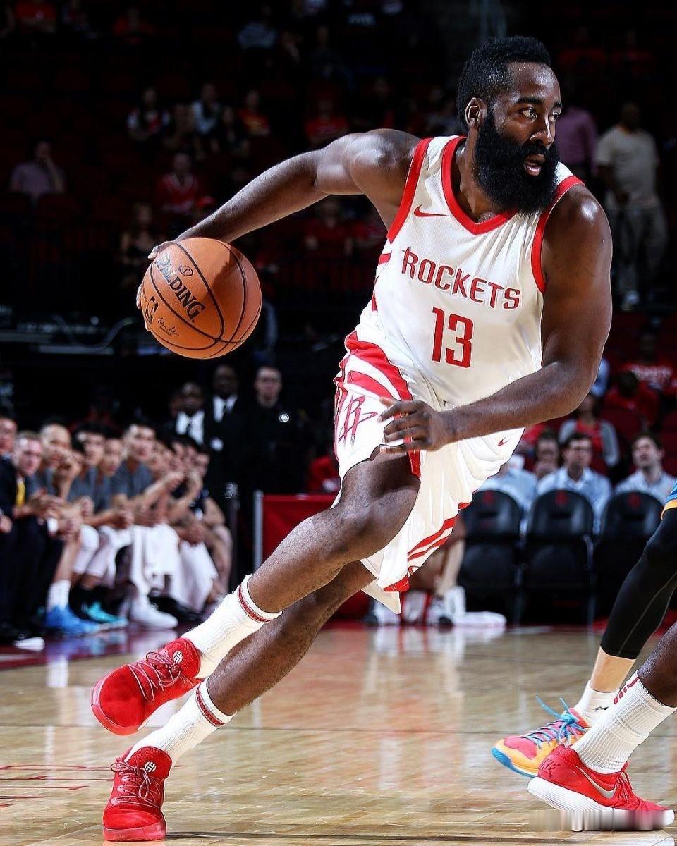 登峰造极！哈登的个人数据历史排名简直太疯狂了！•三分总命中数3300次——历