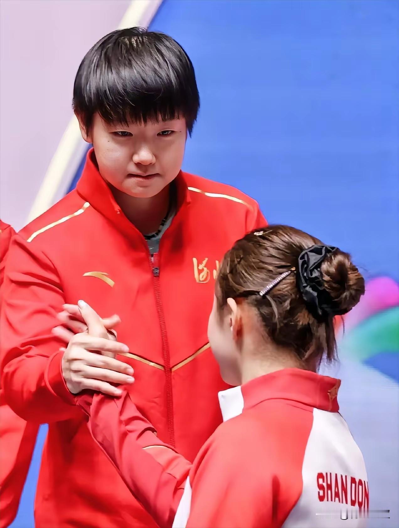 孙颖莎没有评选上全运会前十，被莎莎粉丝质疑！我看了一下，乒乓球领域只有一个