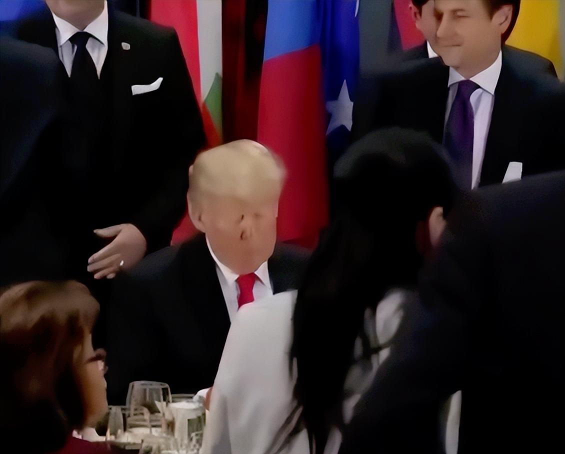 美国媒体直接放出79岁特朗普的健康猛料，据说是白宫高级官员亲口爆料的，看完真的惊