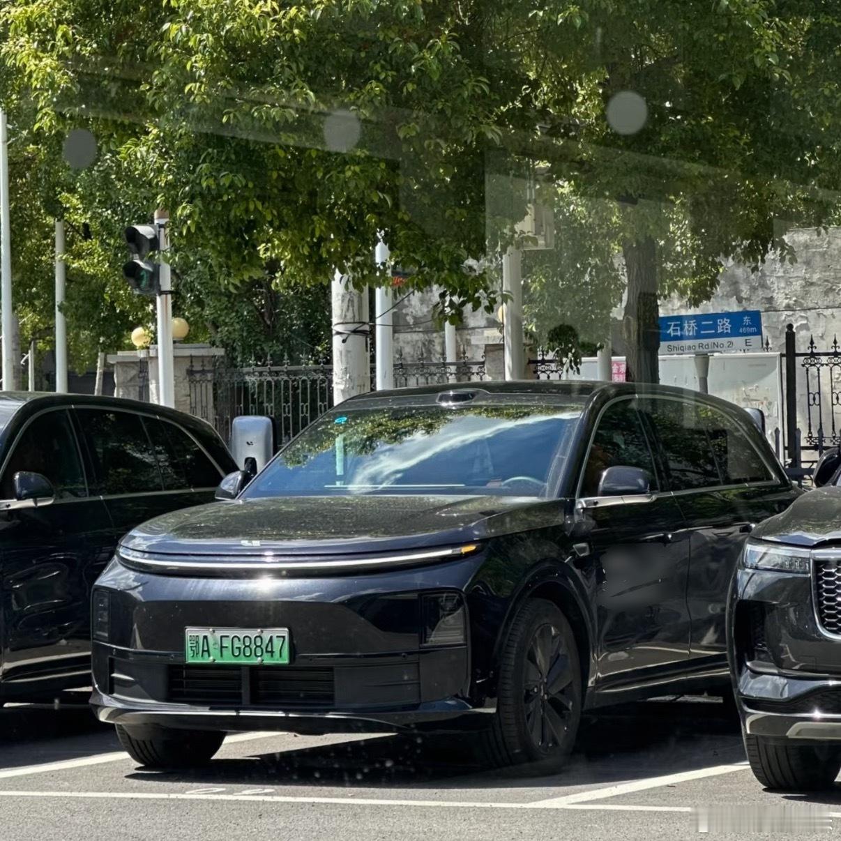 理想的设计确实很有魅力，从ONE、L、i，之前还老被嘲讽某一处设计，没想到吧，几