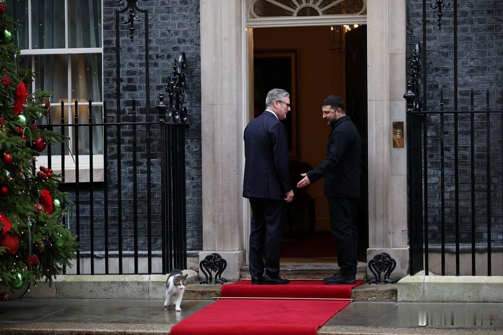 这段话是英国首相斯塔默说的：“我们必须记住，这场冲突已经持续了将