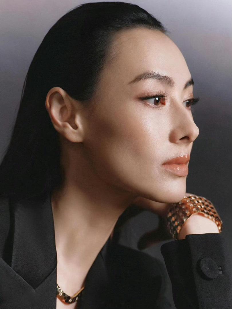 梁洛施这骨相真的顶级美，难怪会被富豪家庭选为去生传宗接代的女人。