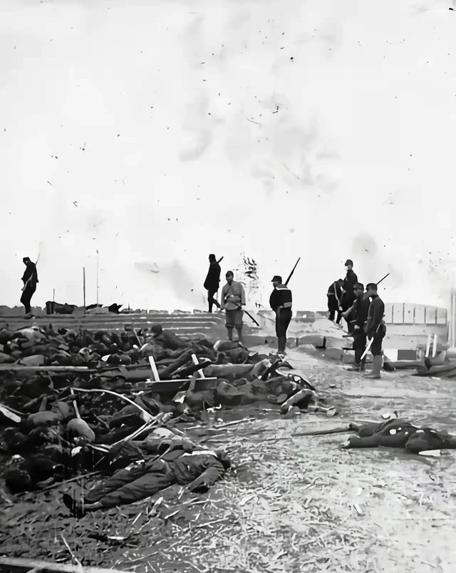 1944年，日军集结400兵力前来静乐城扫荡，结果被地雷阵炸死300多，尸体拉满