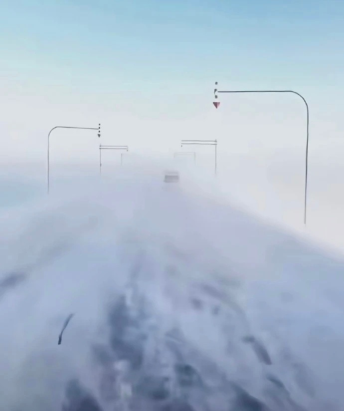 终于知道新疆马路上的箭头是干什么的了​​​