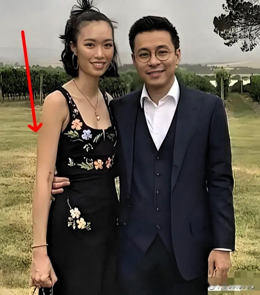 我发现香·港的有钱人找的媳妇都有一个共同点香·港有钱人找媳妇重实力不重貌