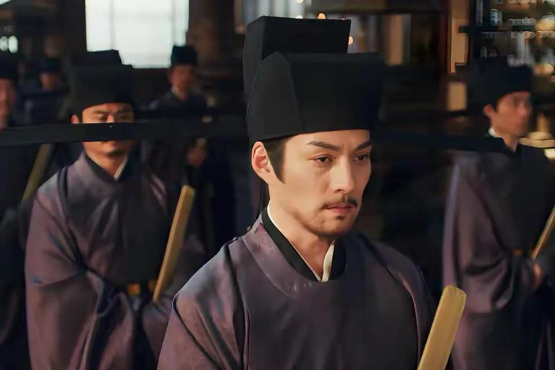 舅舅魏严养育外甥，更多的是想姐姐姐夫放心，他错了一步，步步都是错。但现在真相被