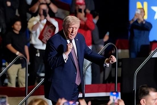 现在不用等特朗普下台，MAGA运动已经撑不住了，明眼人都能看出来，这个曾经声势浩