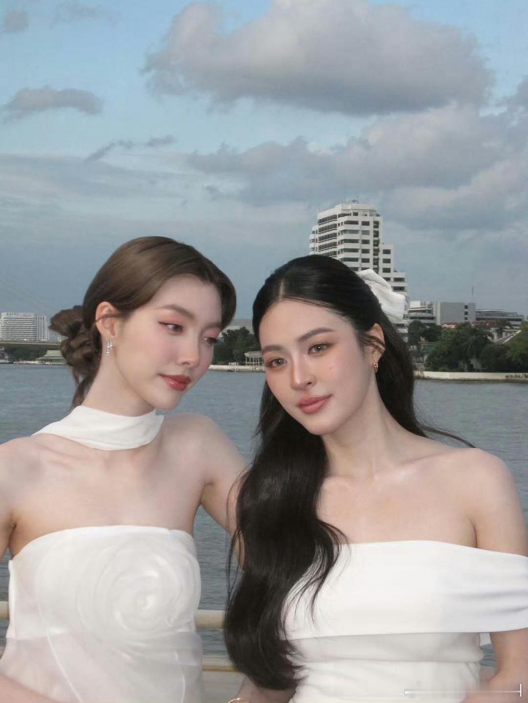 lingormlingorm依旧稳稳的幸福～p5太适合当壁纸了​​​