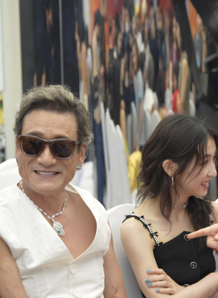 好羡慕梁家辉老师，这个年纪有这发量，好奇都是怎么养的，好密集哦