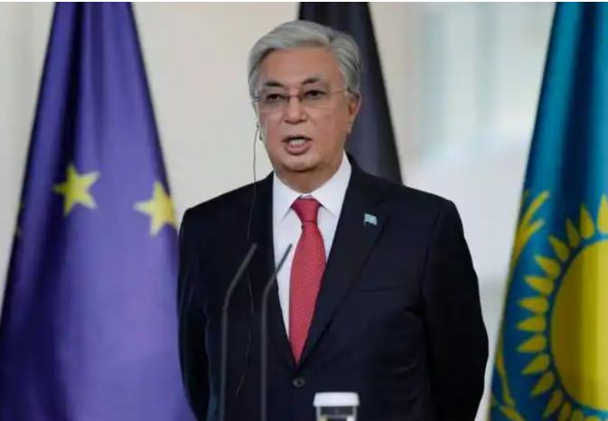 中亚小国哈萨克斯坦，短短几天之内，连续上演三次外交大翻转，托卡耶夫这波操作，把日