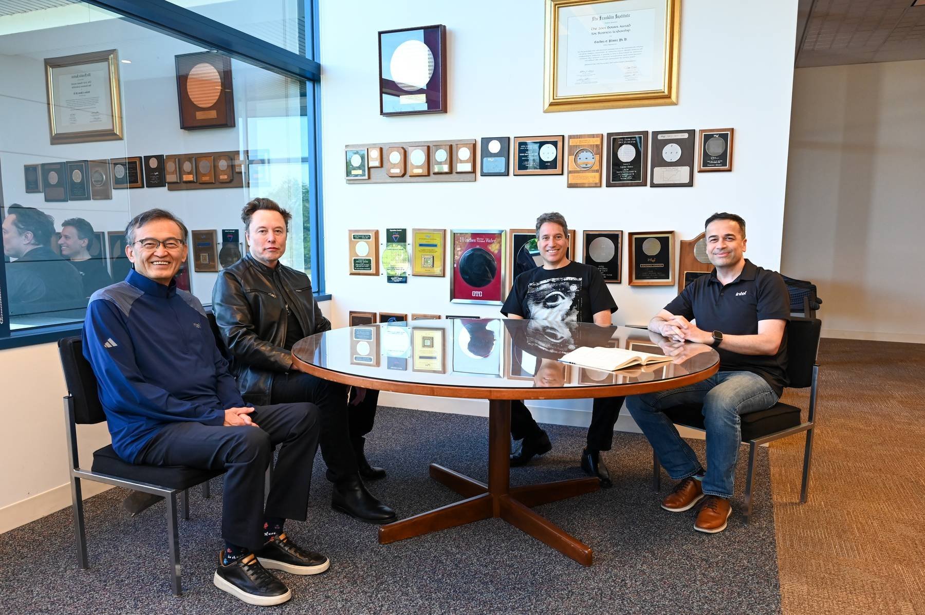 SpaceX与21家银行举行在线会议，列出IPO具体时间规划4月7日，路透社报道