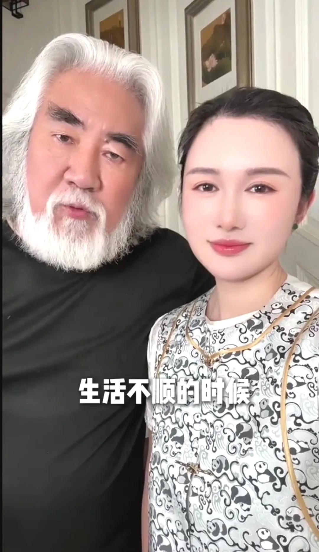 满满的正能量，张纪中夫妻给年轻人的忠告！51年出生的张纪中导演今年已经75岁