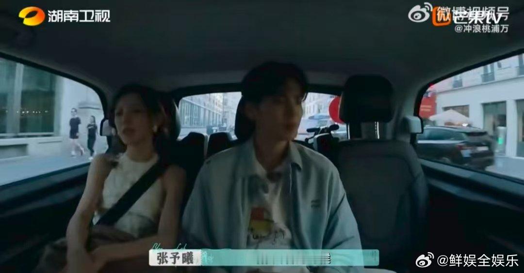 李佳琦自觉VS尚雯婕不自觉笑疯！嗑糖还能这么反差？李佳琦见互动秒退，尚雯婕当面