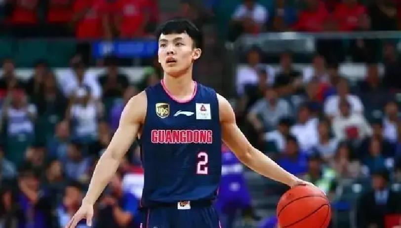 杜锋该不该留？广东老板陈海涛比谁都明白，球迷瞎吵没用最近关于广东男篮要不要留