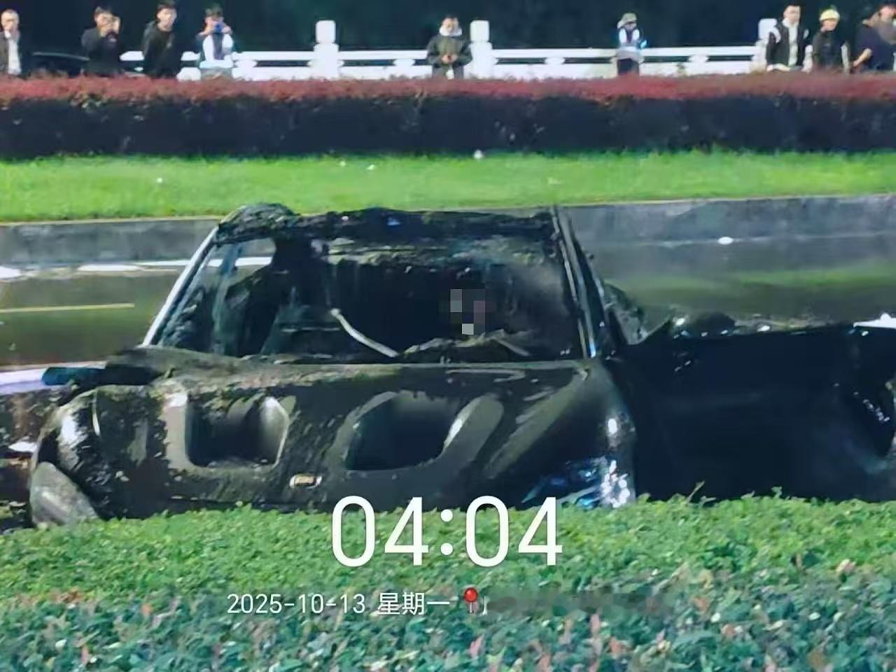 成都小米敬畏生命，敬畏速度，醉酒醉驾真的要不得……哎。​​​