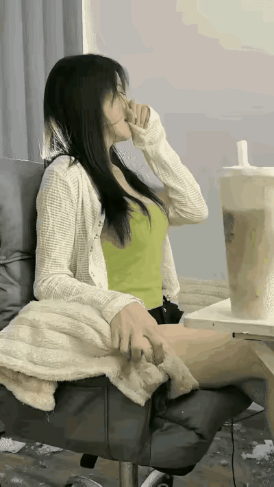 女生表情这么销魂是在想什么[爱心][爱心][爱心][爱心][爱心][爱心][舔