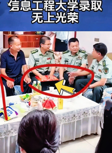 四川有个小姑娘考上了军校家里贴上喜报正想喝酒庆祝呢，三位上校军官却突然上门，