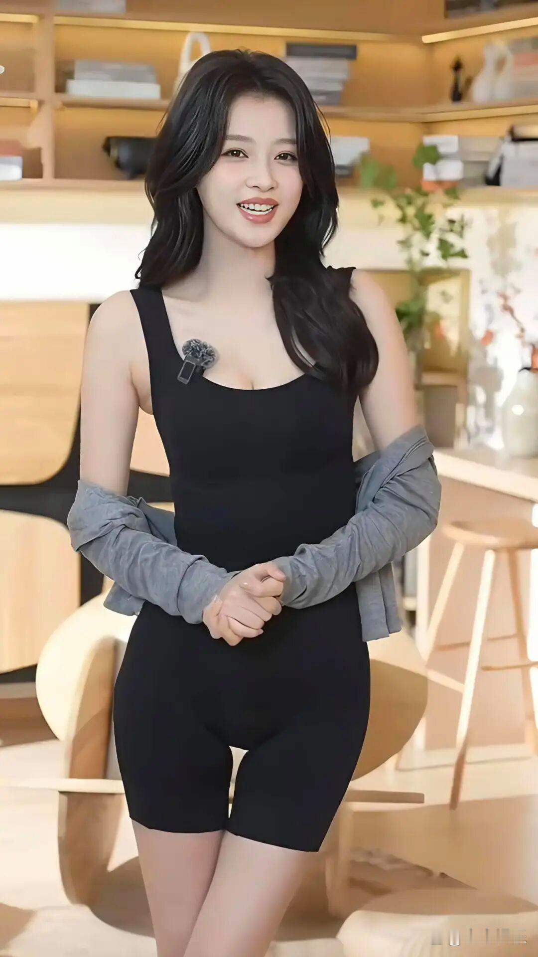 孙怡紧身瑜伽裤穿搭！