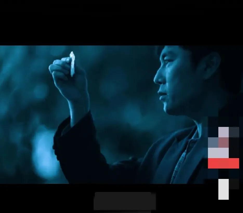 1.《扫毒风暴》。从前的某天，卢少骅跟阿胜去医院看病，打了吊针。有个病友的家属叫