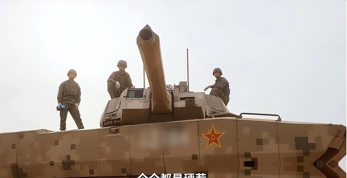 乌克兰战场坦克过时论？主动拦截+无人炮塔中国100式用拦截盾打脸质疑