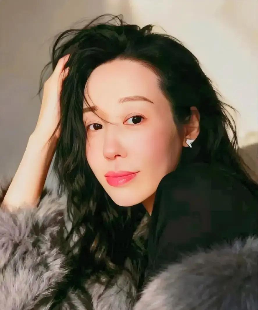 2025年6月25日，一条“男人找女人容易，女人找男人难”的短视频在抖音爆火。