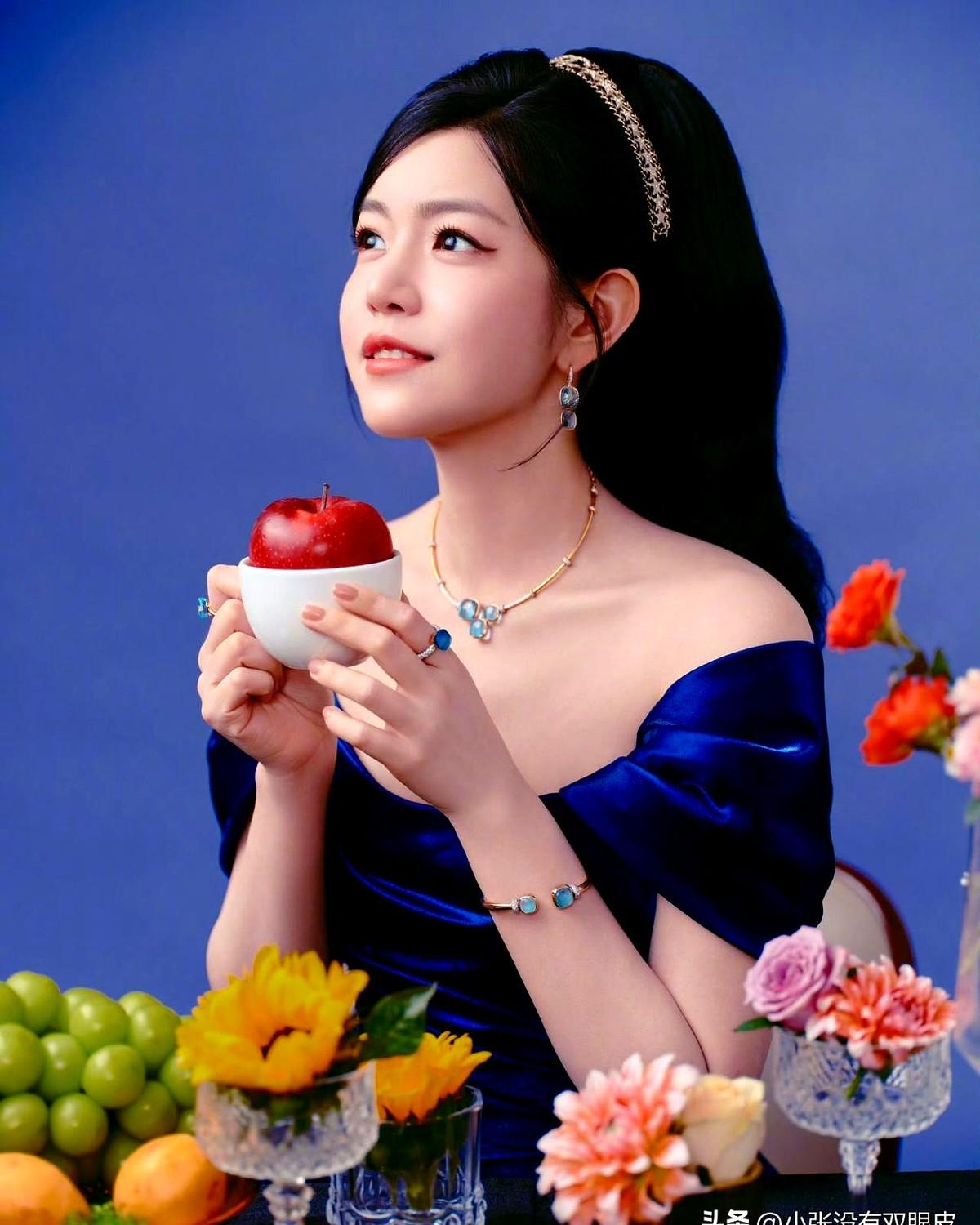 42岁的陈妍希，状态好到不像话！离婚快一年，她整个人都在发光。新剧《狙击蝴蝶