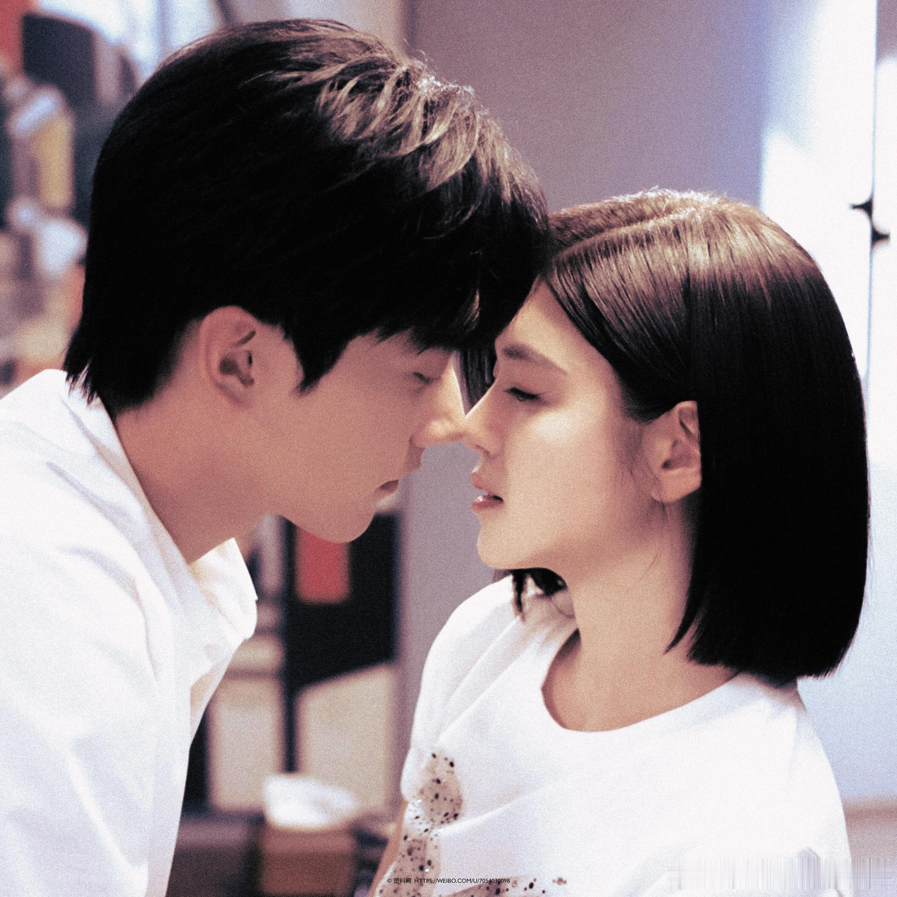 陈妍希周柯宇剧里追到剧外救命！妙不柯妍杀疯了《狙击蝴蝶》的温柔延续到现实，微