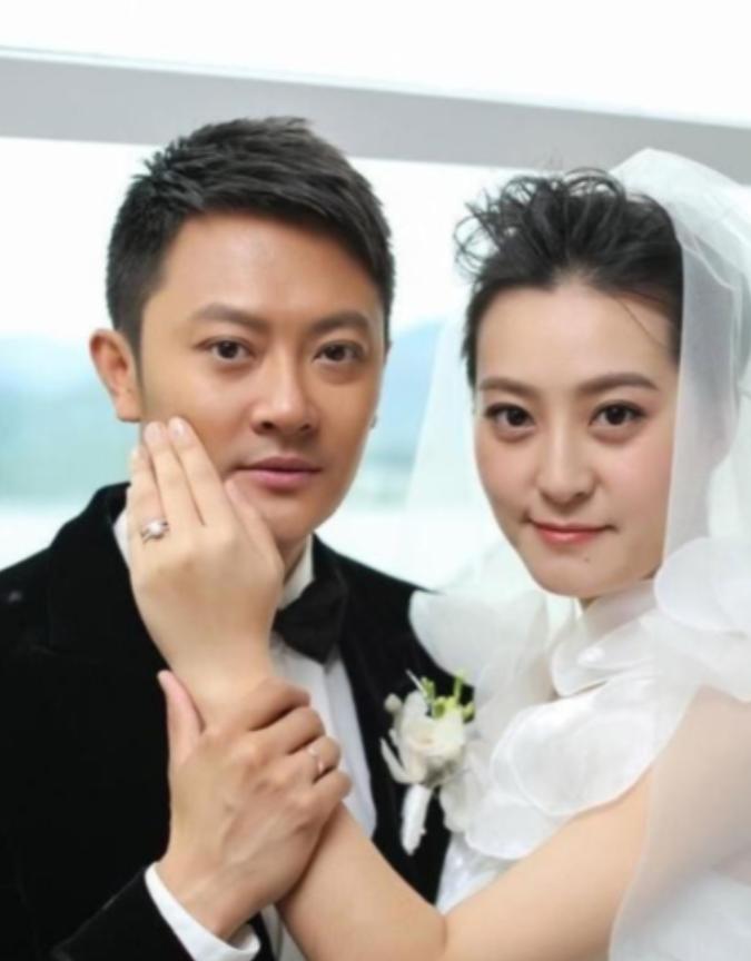 2015年，印小天花了400万元娶的老婆哈琳娜，直到孩子出生后，才发现自己的老婆