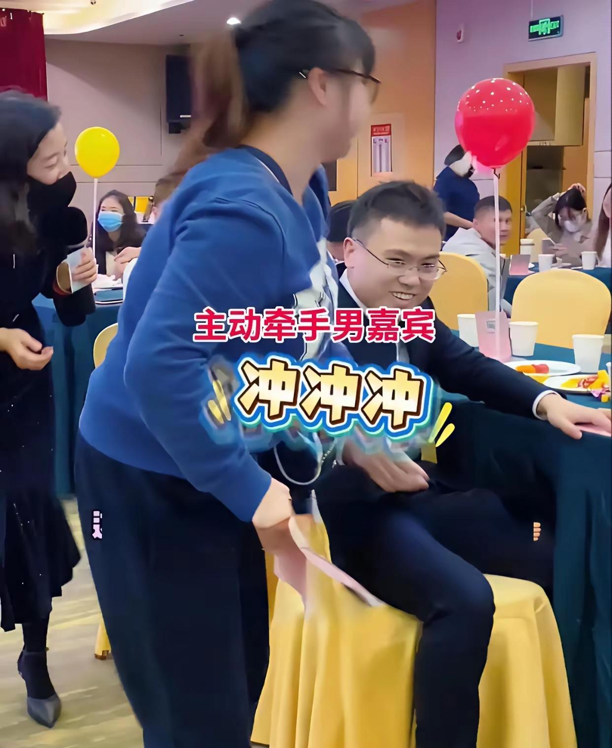 “最近网上有个相亲视频火了。广州一个25岁的女孩参加相亲活动，看上一个穿西装的男