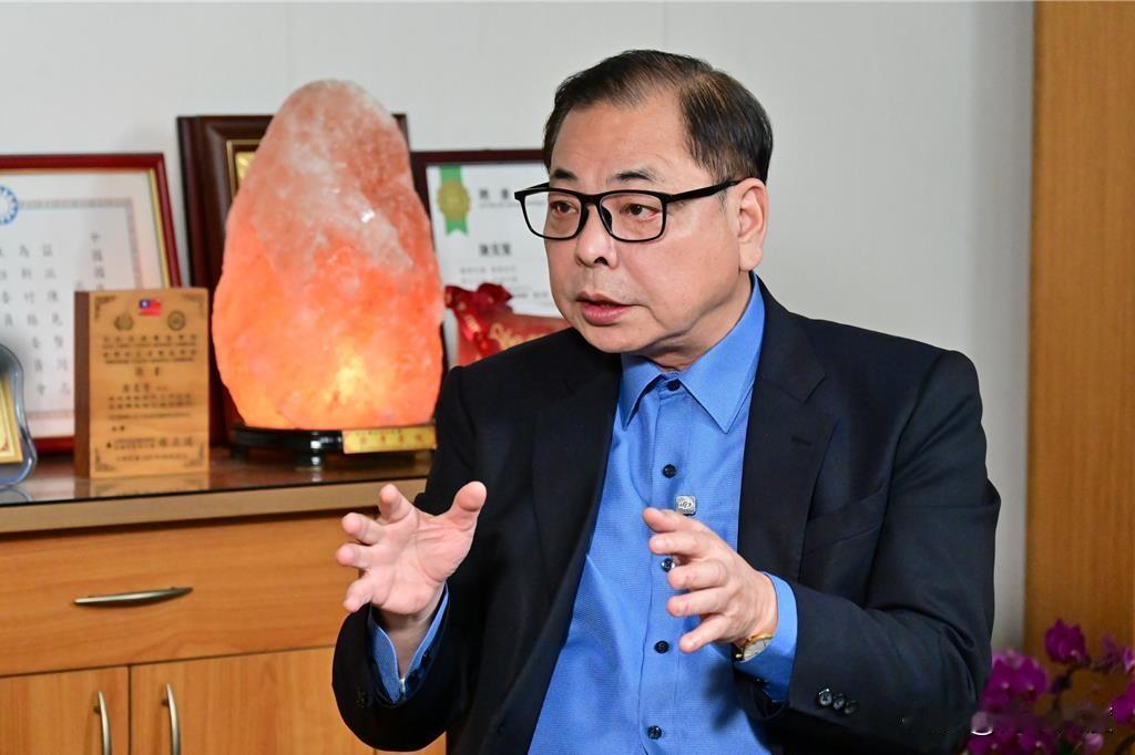 重磅：徐欣莹要的全民调来了，陈见贤无论是党内互比、政党对比均领先徐欣莹超8%，选