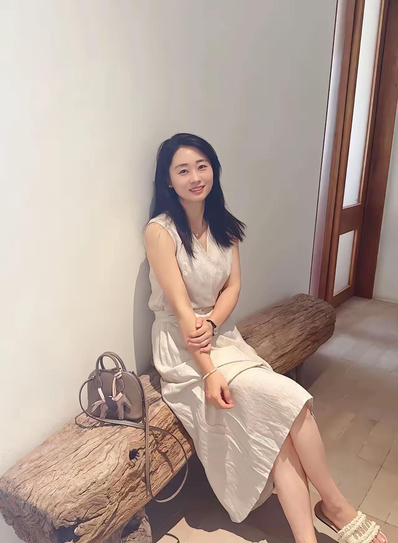 不知不觉，已然到了大家口中徐娘半老的年纪。偶尔也会在心里遐想，这个岁数，还能不能